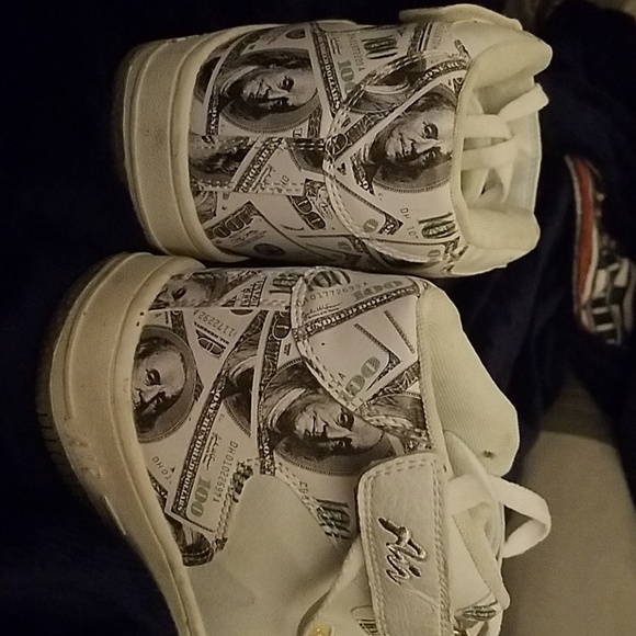 Nike Air Force Ones custom money design - Picture 2 of 3